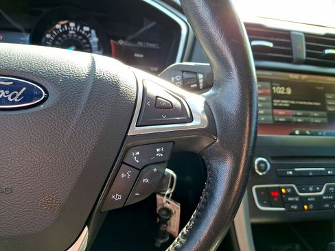 Used 2016 Ford Fusion SE w/ Equipment Group 202A FWD image 18