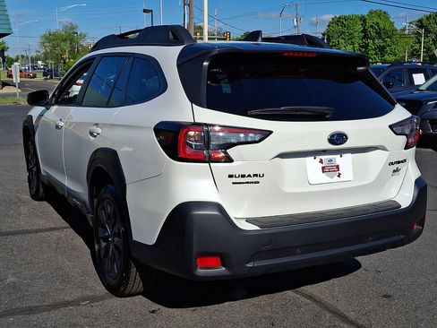 Certified 2025 Subaru Outback Onyx Edition AWD/4WD image 4