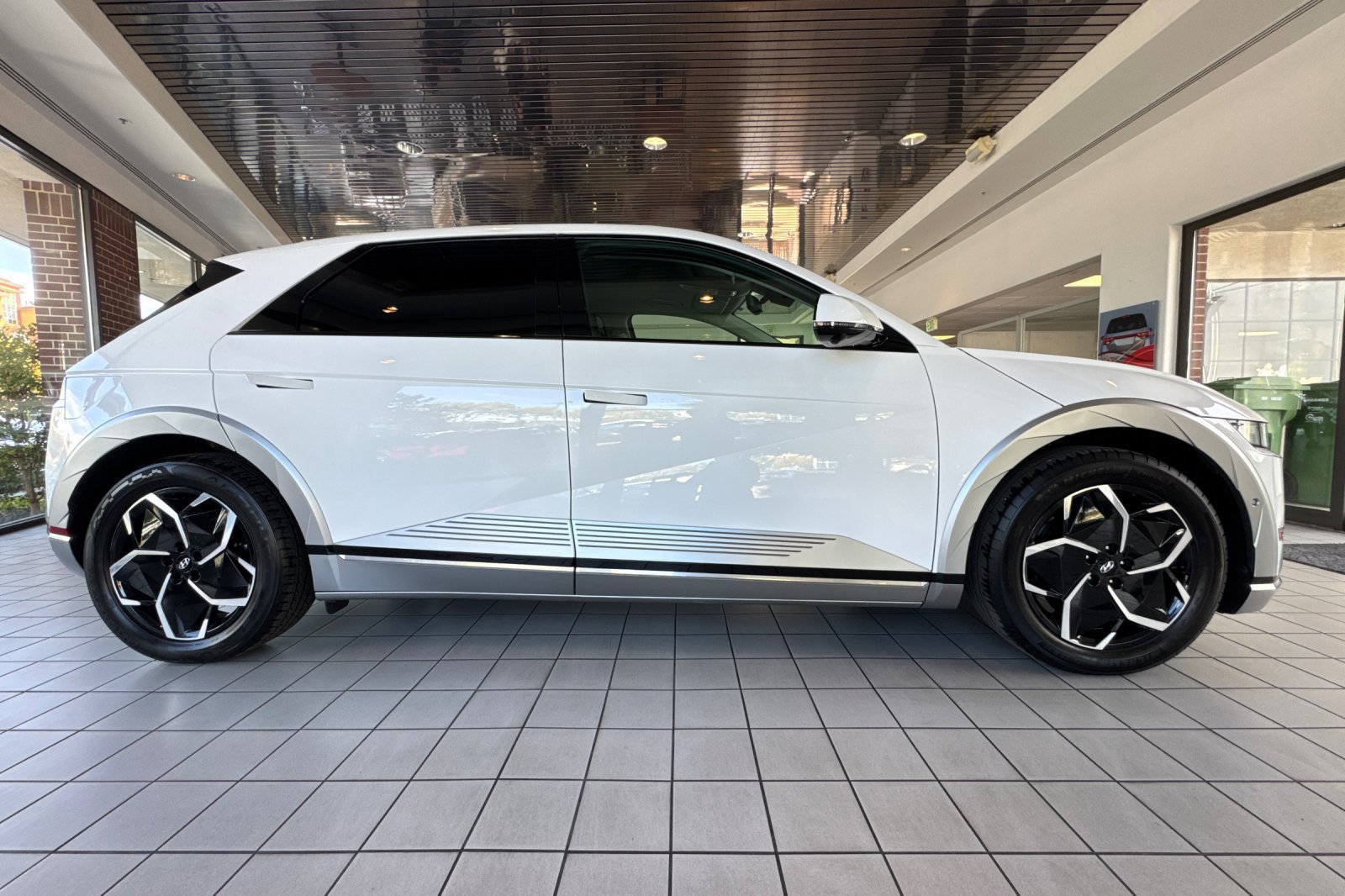 Used 2024 Hyundai Ioniq 5 Limited RWD image 3