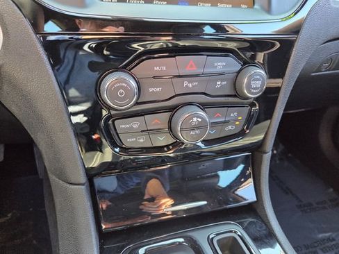 Certified 2023 Chrysler 300 S image 27