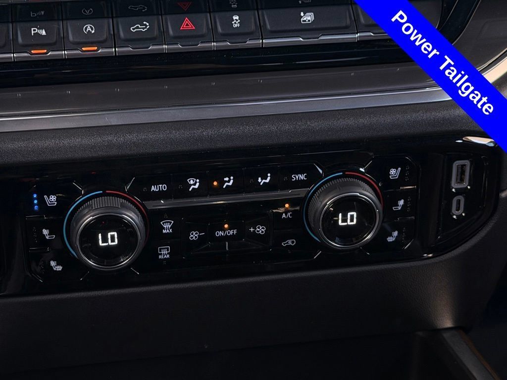 Used 2023 Chevrolet Silverado 1500 High Country w/ High Country Premium Package AWD/4WD image 17