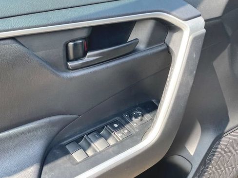 Used 2025 Toyota RAV4 LE AWD/4WD image 21