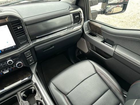 Certified 2024 Ford F250 Lariat w/ Lariat Ultimate Package image 23
