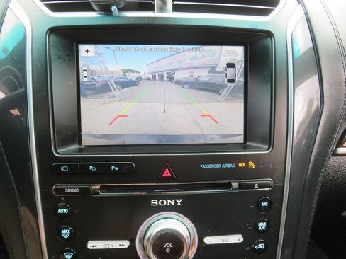 Used 2017 Ford Explorer Platinum AWD/4WD image 19