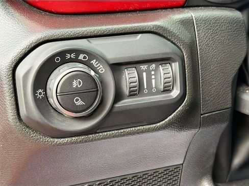 Used 2022 Jeep Gladiator Rubicon w/ LED Lighting Group AWD/4WD image 10