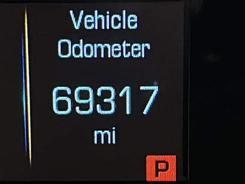 Used 2018 Cadillac XT5 Luxury w/ Driver Awareness Package image 15