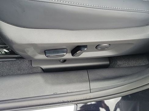 New 2025 Mitsubishi Outlander SE image 25