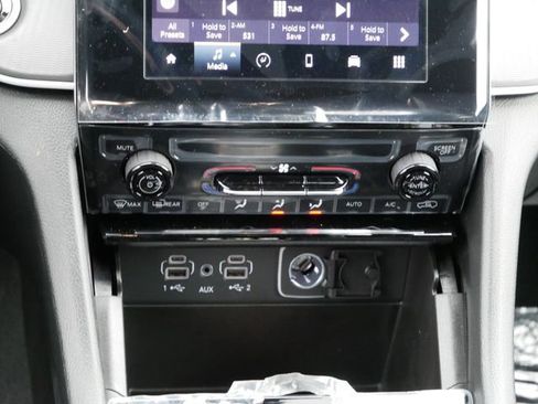 New 2026 Jeep Grand Cherokee Laredo w/ Trailer Tow Package AWD/4WD image 15