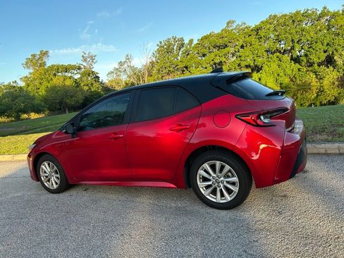 Certified 2024 Toyota Corolla SE w/ SE Package image 3