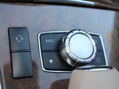 Used 2014 Mercedes-Benz E 350 Sedan image 27