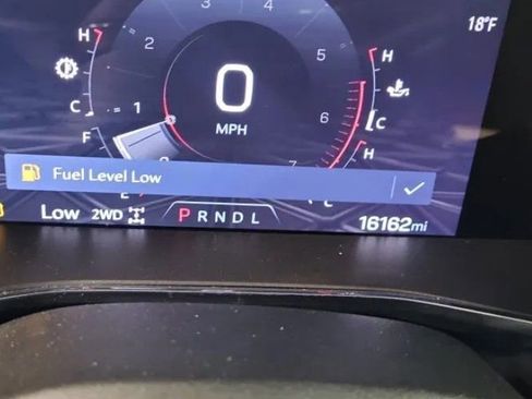 Used 2023 GMC Canyon Elevation w/ Convenience Package image 11