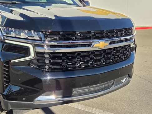 Used 2023 Chevrolet Suburban LS w/ Driver Alert Package RWD image 8