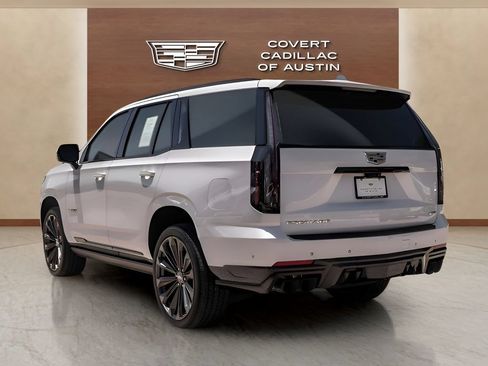 Used 2025 Cadillac Escalade V AWD/4WD image 3