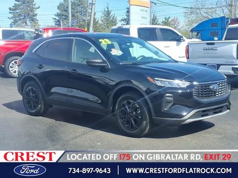 Used 2023 Ford Escape Active AWD/4WD image 1