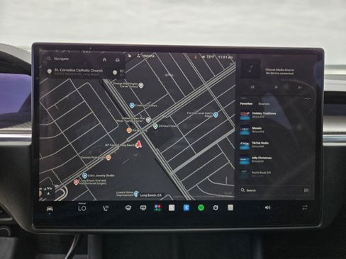 Used 2022 Tesla Model X Plaid AWD/4WD image 9