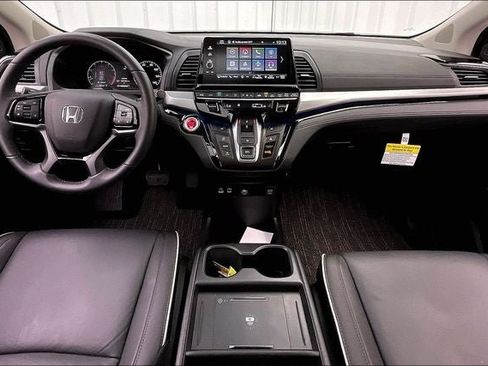Certified 2026 Honda Odyssey Touring image 15