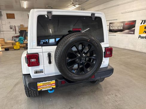 Used 2022 Jeep Wrangler Unlimited Sahara w/ Cold Weather Group AWD/4WD image 90