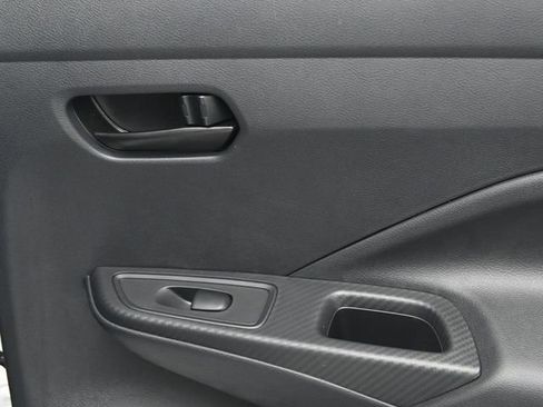 Used 2025 Nissan Versa S w/ Trunk Package image 31