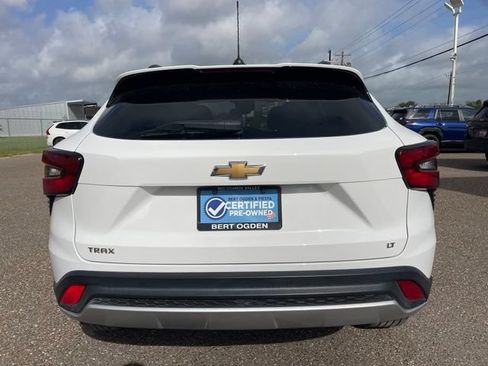 Used 2024 Chevrolet Trax LT w/ Driver Confidence Package FWD image 8