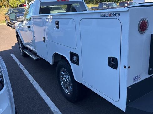 New 2024 RAM 3500 Tradesman image 22