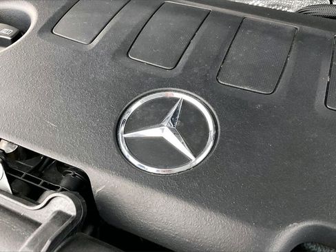 Certified 2021 Mercedes-Benz GLB 250 4MATIC image 32