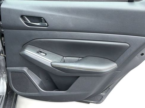 Used 2025 Nissan Altima 2.5 SV FWD image 28