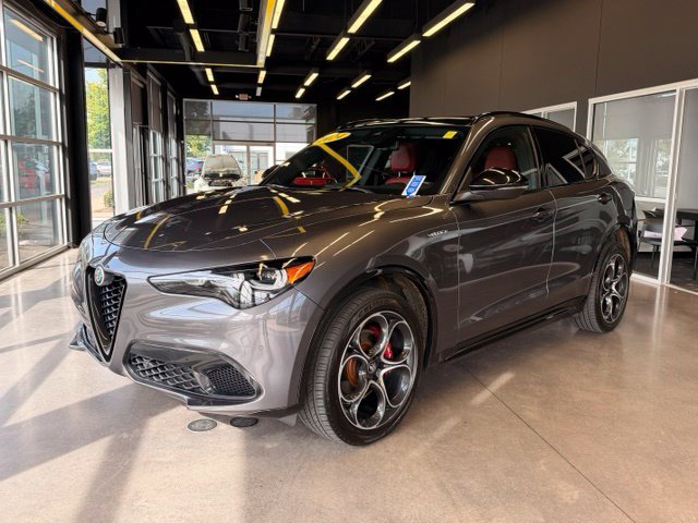 Used 2024 Alfa Romeo Stelvio Veloce AWD/4WD image 1