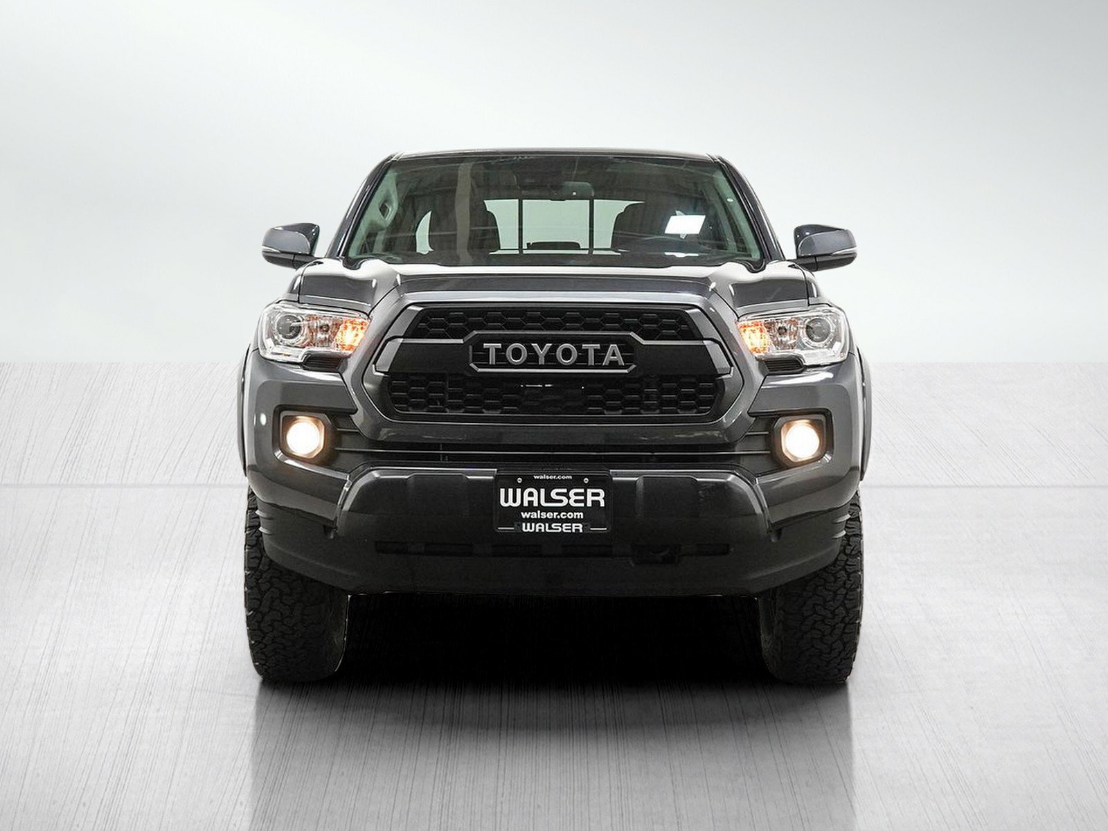 Used 2021 Toyota Tacoma SR5 w/ Technology Package AWD/4WD image 8