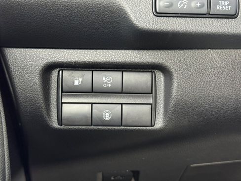 Used 2025 Nissan Leaf S image 15