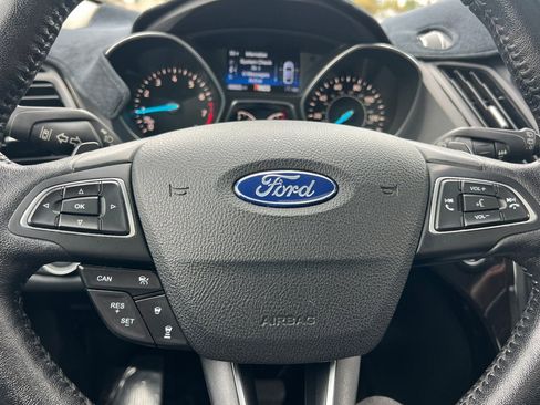 Used 2018 Ford Escape Titanium w/ Ford Safe & Smart Package image 24