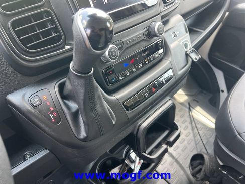 Used 2025 RAM ProMaster 2500 w/ Convenience Group FWD image 10