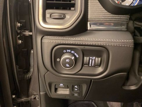 Used 2021 RAM 1500 Limited AWD/4WD image 17