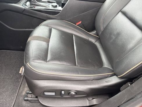 Used 2022 Chevrolet Blazer Premier w/ Enhanced Convenience Package image 13