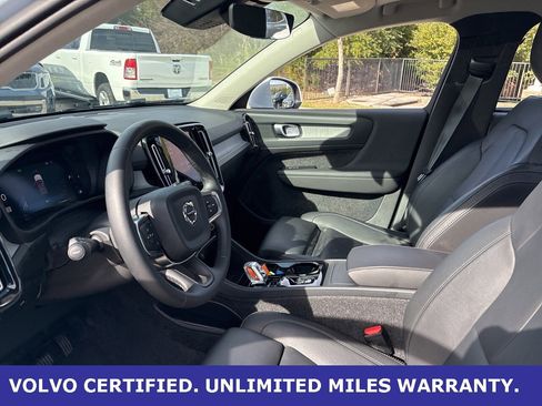 Certified 2025 Volvo XC40 B5 Plus image 17