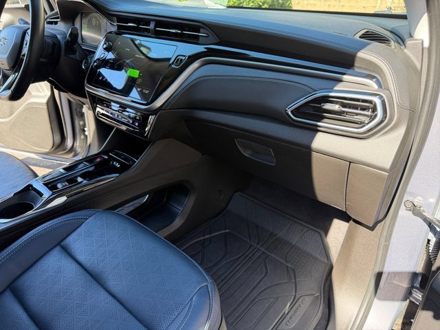 Used 2022 Chevrolet Bolt EUV LT w/ Convenience Package FWD image 29