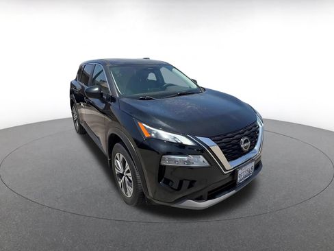 Used 2023 Nissan Rogue SV FWD image 3