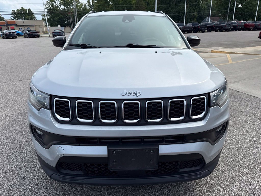 Used 2024 Jeep Compass Latitude AWD/4WD image 12
