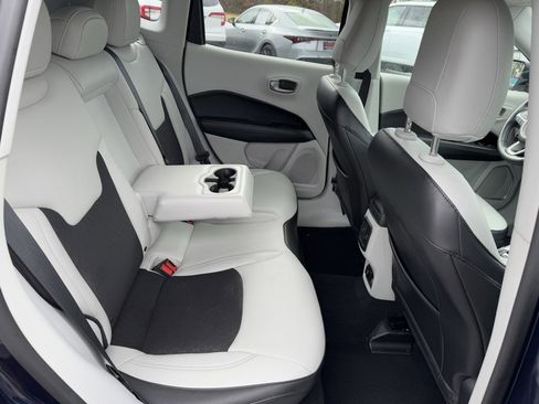 Used 2018 Jeep Compass Latitude w/ Popular Equipment Group image 16