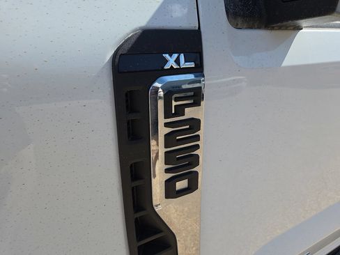 Used 2024 Ford F250 XL AWD/4WD image 13