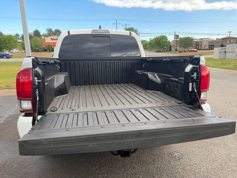 Used 2023 Toyota Tacoma SR5 w/ Technology Package AWD/4WD image 32