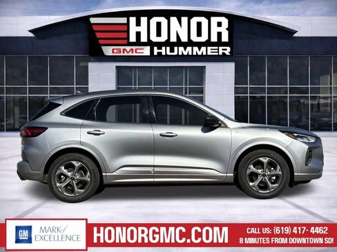 Used 2024 Ford Escape ST-Line image 2