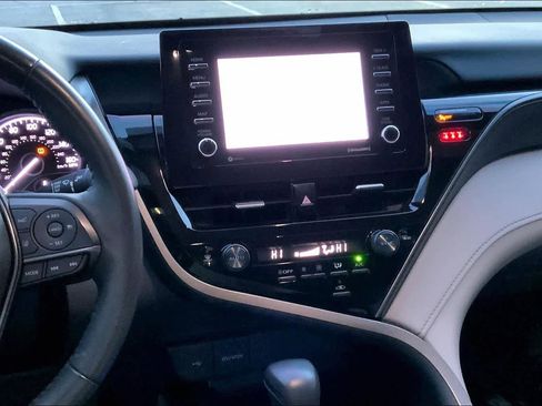 Used 2024 Toyota Camry SE image 7