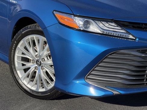 Used 2020 Toyota Camry XLE image 8