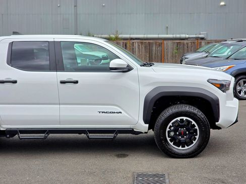Used 2025 Toyota Tacoma TRD Off-Road AWD/4WD image 20