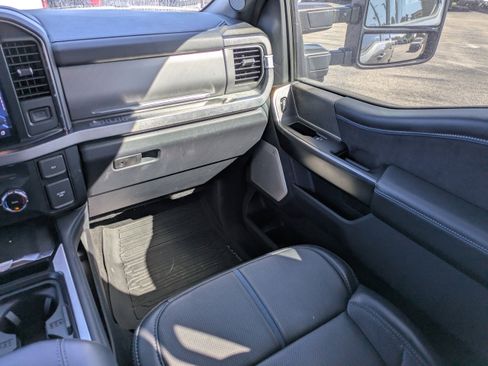 Used 2025 Ford F250 Platinum AWD/4WD image 16