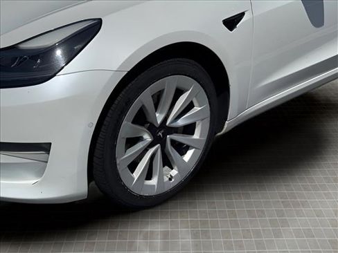 Used 2022 Tesla Model 3 Long Range AWD/4WD image 4