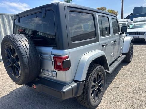 Used 2023 Jeep Wrangler Unlimited Sahara w/ Cold Weather Group AWD/4WD image 5