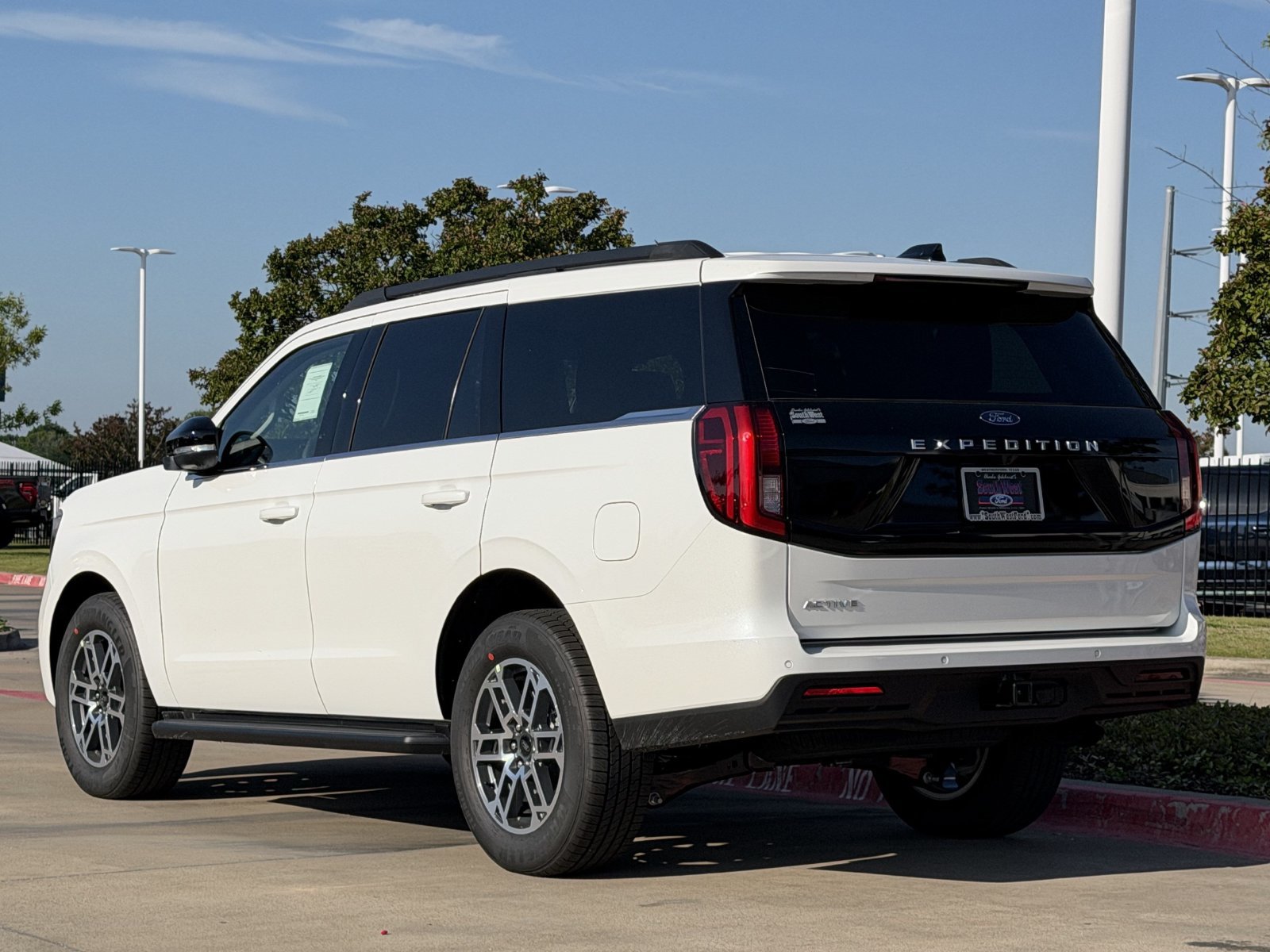 New 2026 Ford Expedition Active RWD image 4