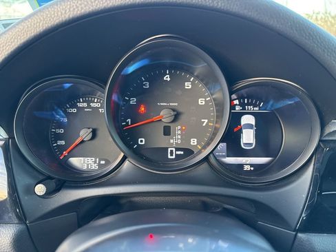 Used 2018 Porsche Macan image 6