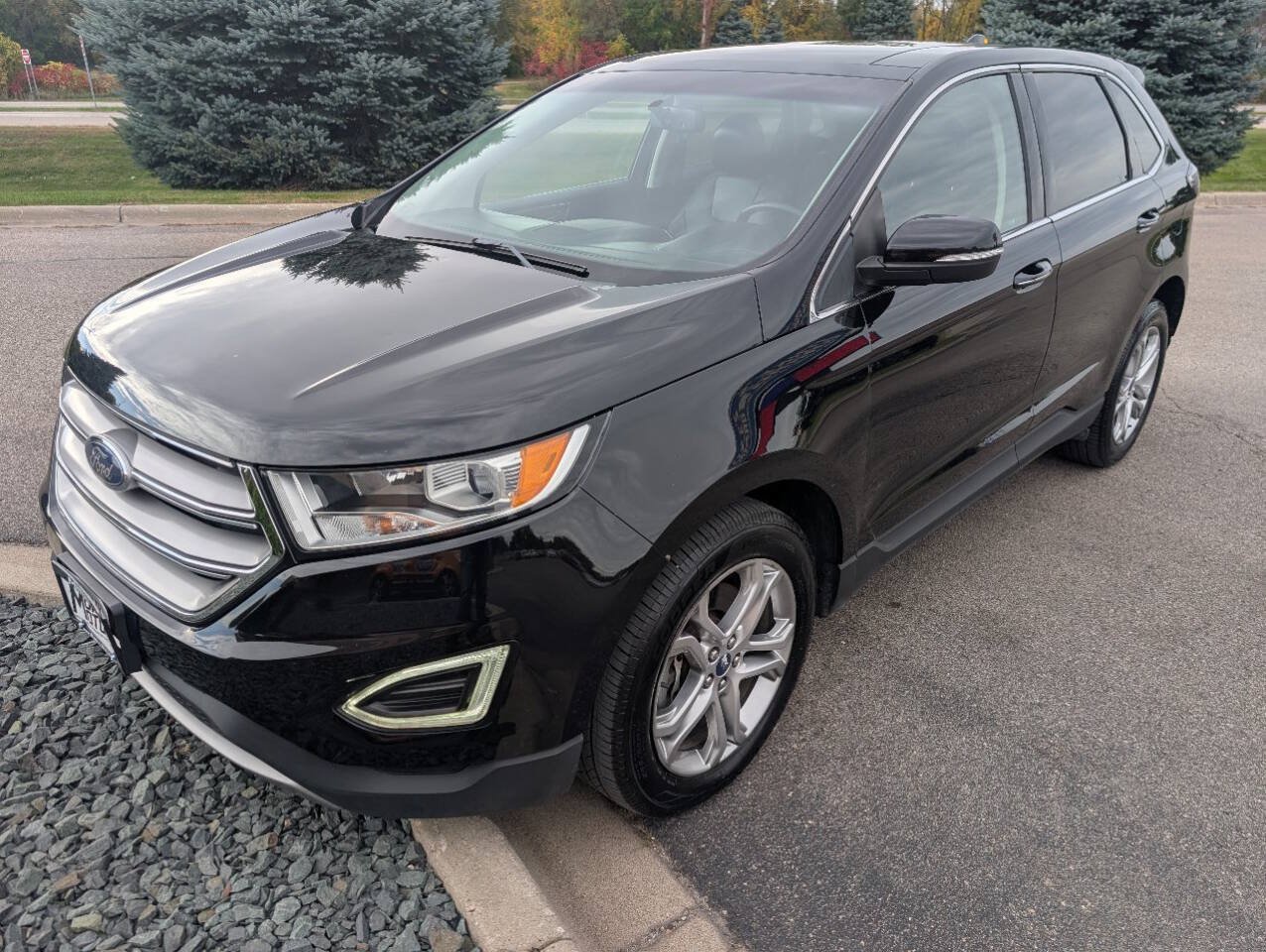 Used 2017 Ford Edge Titanium w/ Equipment Group 301A AWD/4WD image 5